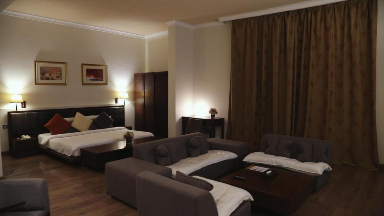 Le Jazz Hotel Kuwait City Exterior foto